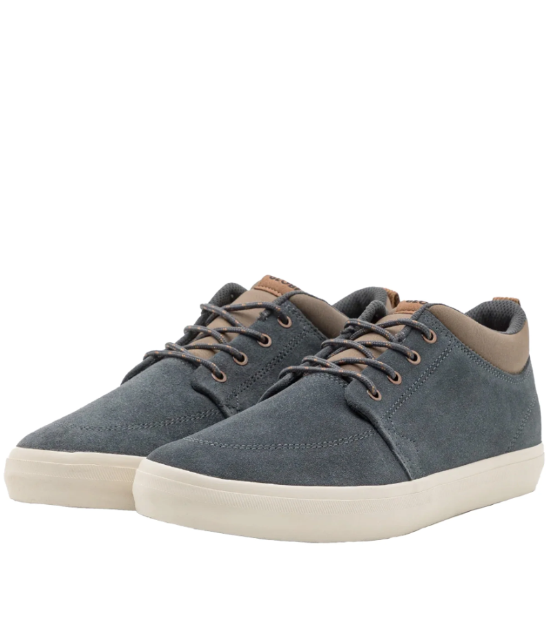 Globe shops chukka