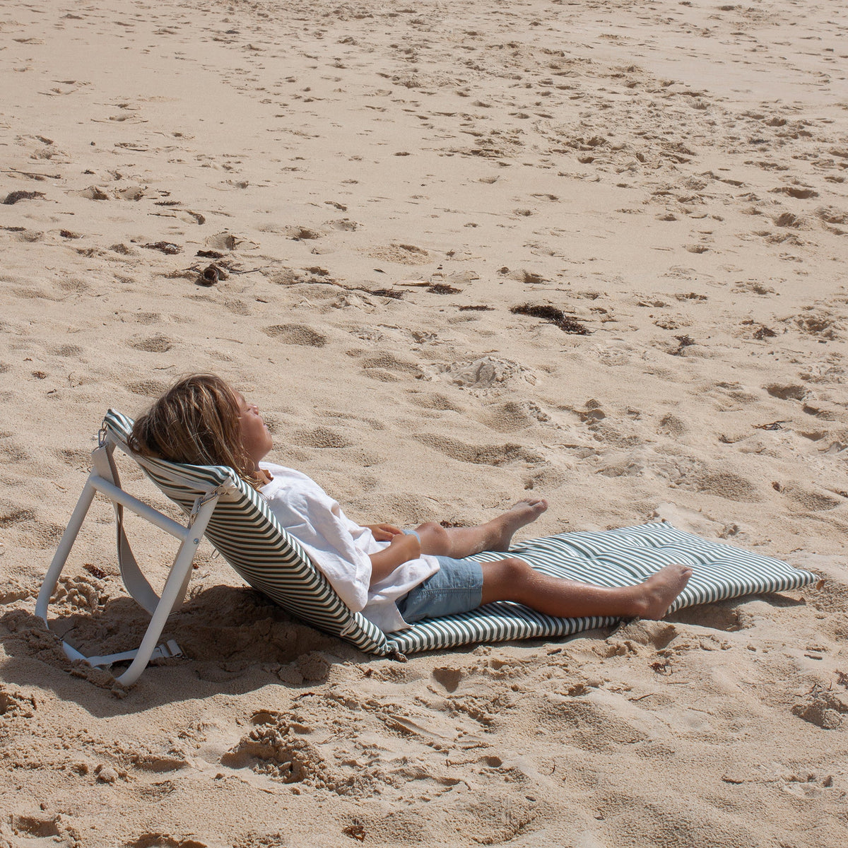 Sunnylife Reclining Beach Chair The Vacay Olive