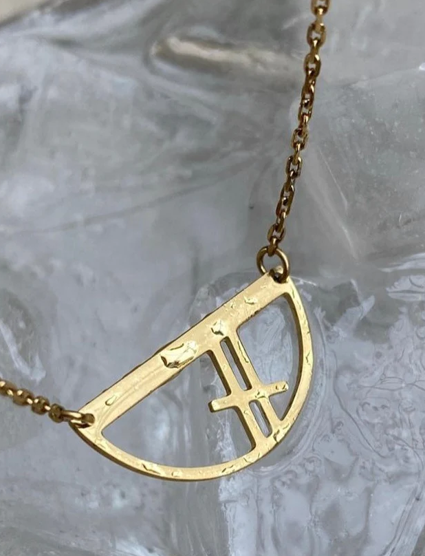 Ever Free Throw Gold Necklace