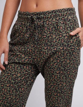 Silent Theory Tia Leopard Pant