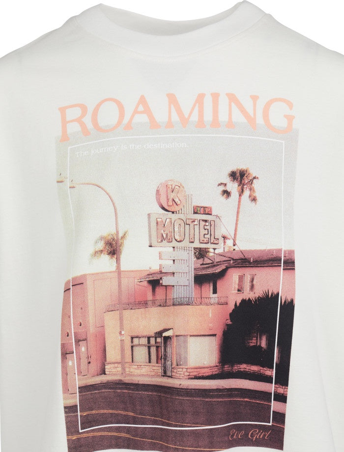 Eve Girl Roaming Boyfriend Tee