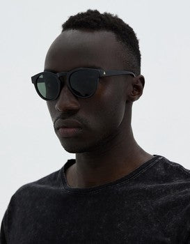AIRE Cursa Matte Black