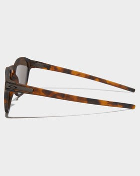 Oakley Latch